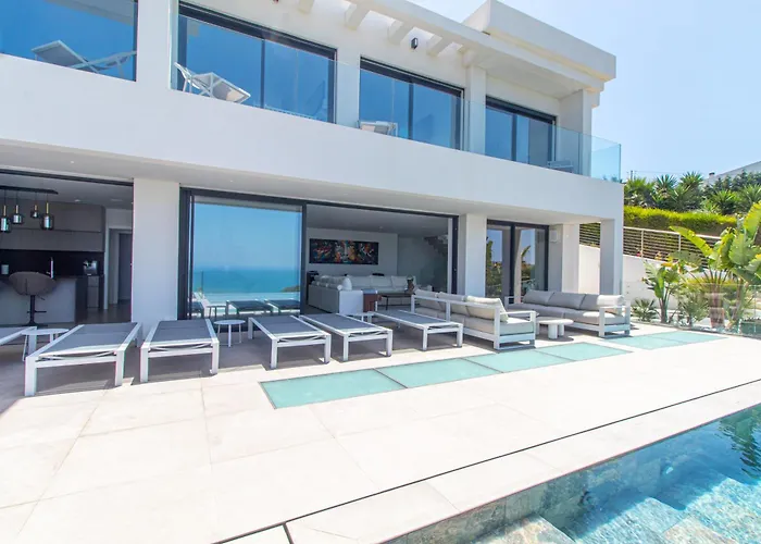 Villa Barthelemy, Ericeira Luxury *