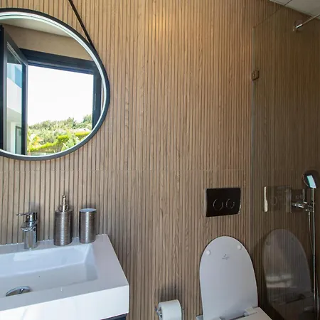 Villa Barthelemy, Ericeira Luxury *