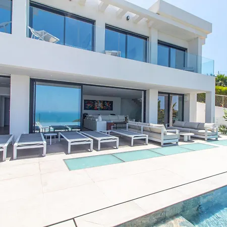 Villa Barthelemy, Ericeira Luxury *