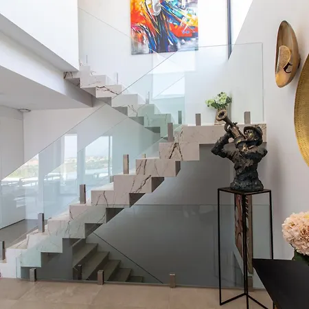 Villa Barthelemy, Ericeira Luxury *